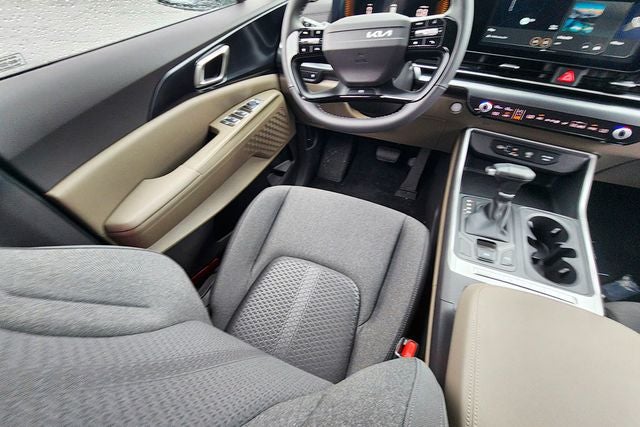 2027 Kia Carnival LX