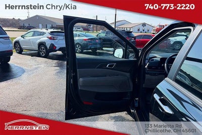 2025 Kia Carnival LXS