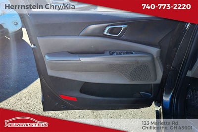 2025 Kia Carnival LXS
