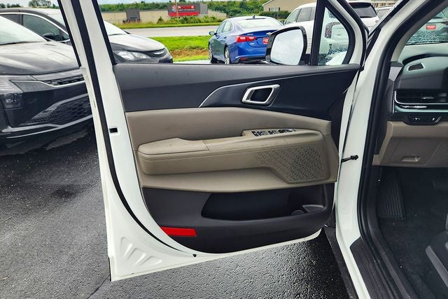 2027 Kia Carnival LX
