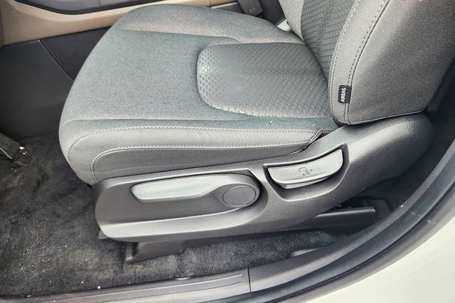 2027 Kia Carnival LX