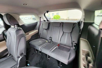 2027 Kia Carnival LX