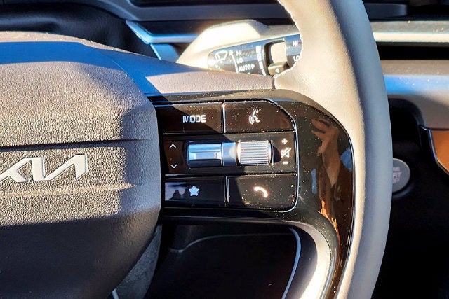 2027 Kia Carnival SX